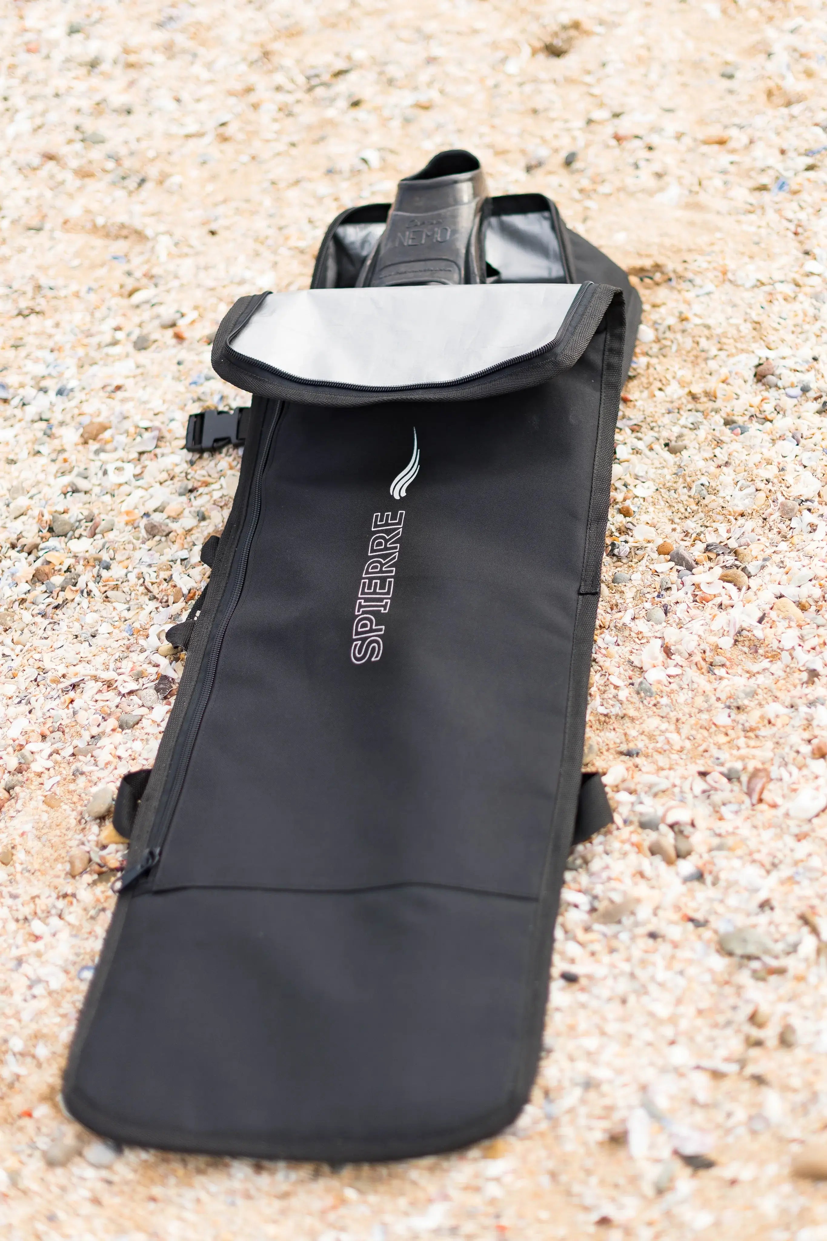 Spierre Padded Travel Fin Bag