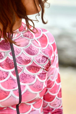 Spierre Pink Scale Design Ocean Suit Zipper Front Closeup
