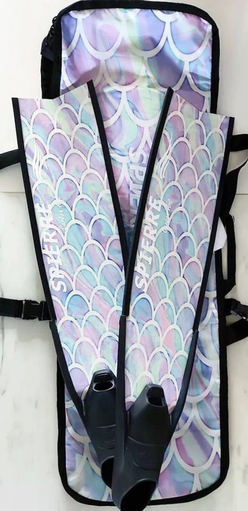 Spierre Padded Travel Fin Bag - Iridescent Scale Design